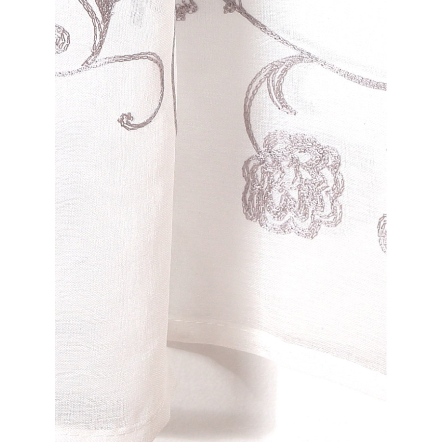 Visillo bordado de flores