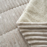 Conforter de rayas con borrego