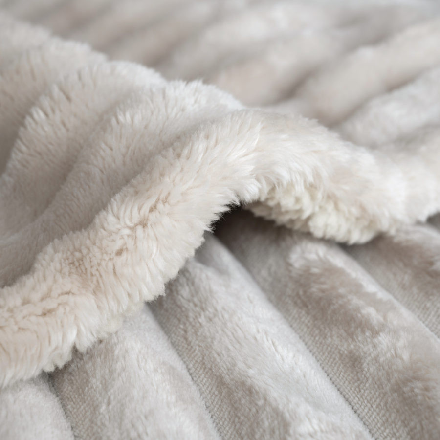 Conforter de rayas con borrego